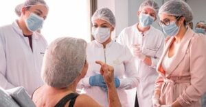 Diferença entre Aula Prática e Vivência Clínica