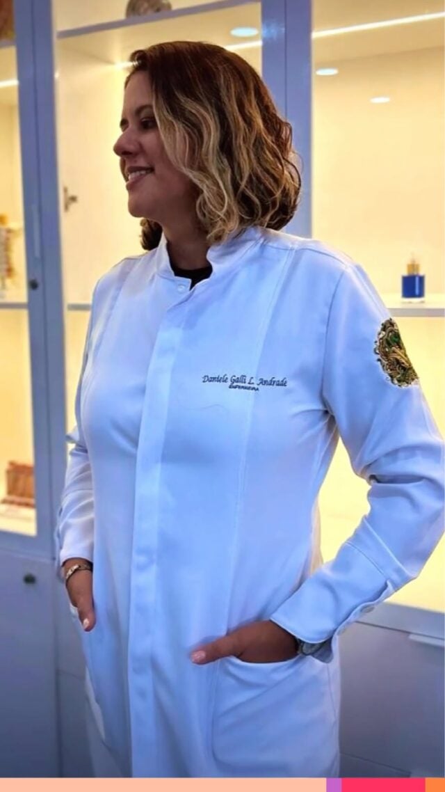 🎥 Um dia na pós-graduação em Enfermagem Estética com a Dra. Daniele Galli

Da chegada cheia de expectativa à vivência com Ozonioterapia, cada momento foi uma oportunidade de aprender, trocar experiências e colocar a mão na massa.

💬 Entre pausas para aquele lanchinho, risadas no almoço com os colegas e procedimentos focados nas queixas reais das pacientes, Dra. Daniele mostrou que viver a Enfermagem Estética é unir conhecimento, cuidado e propósito.

📌 Aqui, cada prática é guiada por professores que são referências em Saúde Estética no Brasil, cada caso é uma nova oportunidade de fazer a diferença — e cada pós-graduando é protagonista da sua própria jornada.

O Sucesso Está Em Suas Mãos.

#EnfermagemEstética #SaúdeEstética #VivênciaClínicaNepuga #Nepuga #PósGraduaçãoEstética #OSucessoEstáEmSuasMãos