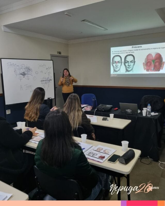 📍PORTO ALEGRE
Seguimos com mais Curso de Harmonização Facial Pugacode®️ WV45®️ , dessa vez com a Professora Dra. Stella Lobão!

Com nossos doutores em total atenção, a professora passa todo o conhecimento do método da @dra.anacarolinapuga, para que todos saiam totalmente prontos para suas jornadas de sucesso na Estética!

#osucessoestáemsuasmãos #harmonizacaofacialpugacode #draanacarolinapuga