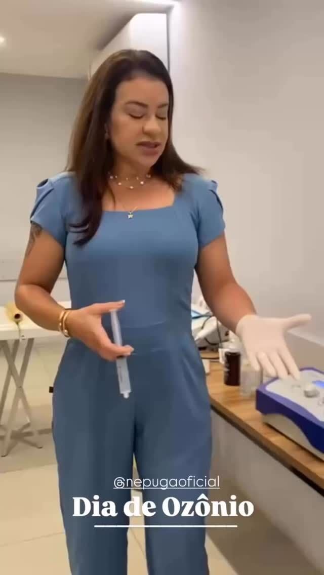 💜 Dia de Ozônio com a Dra. @drachristinecosta em Recife - PE

Na prática de Ozonioterapia, cada detalhe importa. O ozônio, altamente oxidativo, exige responsabilidade, cuidado e conhecimento para ser utilizado com segurança.

💬 Como a própria Dra. Christine demonstrou: encostar em materiais inadequados já é suficiente para corroer — por isso, cada orientação e supervisão é essencial para que nossos doutores entendam a seriedade e o potencial desse recurso.

📍 Mais do que aprender um protocolo, é compreender a ciência e aplicá-la com consciência, ética e segurança.

👉 E você, já viu uma demonstração tão clara do poder do ozônio? Comente aqui ⬇️

O Sucesso Está Em Suas Mãos.

#SaúdeEstética #Ozonioterapia #VivênciaNepuga #Ozônio #OSucessoEstáEmSuasMãos