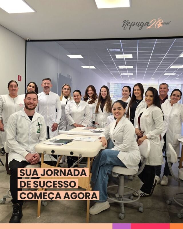 Primeiro dia, primeiras conexões.

Hoje foi dia de receber nossos pós-graduandos em Ribeirão Preto com uma vivência clínica fundamental: a aula de Semiologia com a Dra. Stella Lobão.

Além do conhecimento técnico, o que se constrói aqui é algo que vai além: apoio, parceria e pertencimento.

É assim que começa a transformação: com prática, acolhimento e networking de verdade.

Que esse seja o início de uma jornada de sucesso para cada um de vocês!
#OSucessoEstáEmSuasMãos #VivênciaClínica #SaúdeEstética #NepugaRP #PósGraduaçãoNepuga #semiologiaestética