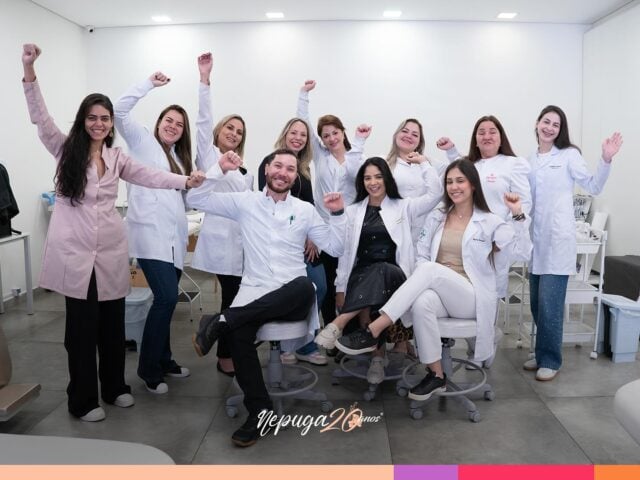 ✨ Sorrisos verdadeiros, mãos em prática e a certeza de estar na jornada certa

A vivência clínica da turma de Ribeirão Preto - SP foi marcada por trocas incríveis, aprendizados intensos e muita conexão entre os nossos doutores

💜 Que orgulho de cada um que viveu esse momento com dedicação, alegria e propósito.

Seguimos juntos, transformando vidas com ética, técnica e amor pela Saúde Estética.

#VivênciaNepuga #RibeirãoPreto #SaúdeEstética #NepugaNaPrática #TurmaDoSucesso #TransformaçãoDeVida
#ClínicasNepuga | 20 anos transformando vidas