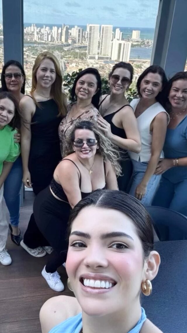 ✨ Ensinar é mais do que transmitir conhecimento — é formar protagonistas.

Em Recife, a Dra. Christine Costa @drachristinecosta conduz nossos doutores na prática dos preenchimentos, passo a passo, mostrando que cada aplicação exige cuidado, responsabilidade e visão. 💉

📍 Nas mãos de quem domina, os alunos encontram segurança para desenvolver confiança e autonomia em cada procedimento. É essa troca que constrói futuros sólidos na Saúde Estética.

Porque aqui não é só sobre preencher faces. É sobre preencher histórias de propósito e realização. 🌟

O Sucesso Está Em Suas Mãos.

👉 Qual foi o mentor que marcou a sua trajetória? Conta nos comentários ⬇️

#SaúdeEstética #PreenchimentoFacial #VivênciaNepuga #ProtagonismoNaSaúde #MentoriaQueTransforma #OSucessoEstáEmSuasMãos